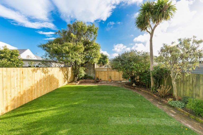 Photo of property in 92 Owen Street, Newtown, Wellington, 6021