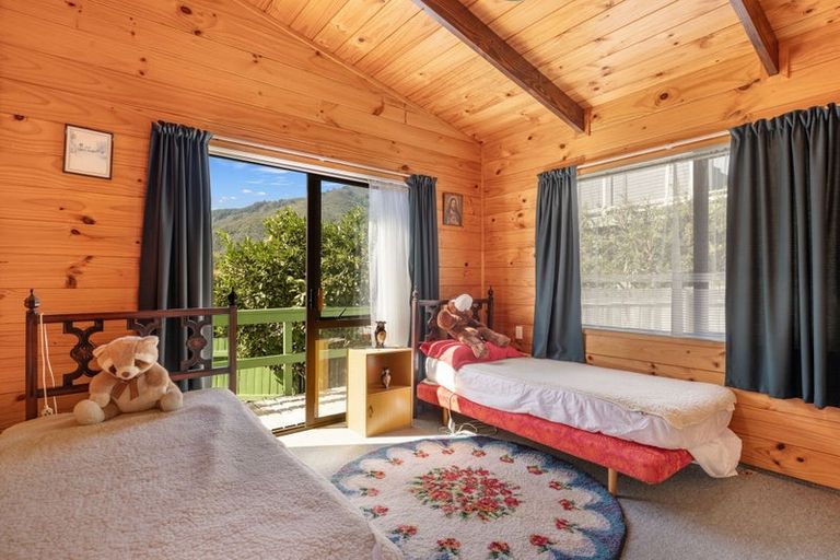 Photo of property in 17 Huia Street, Waikawa, Picton, 7220