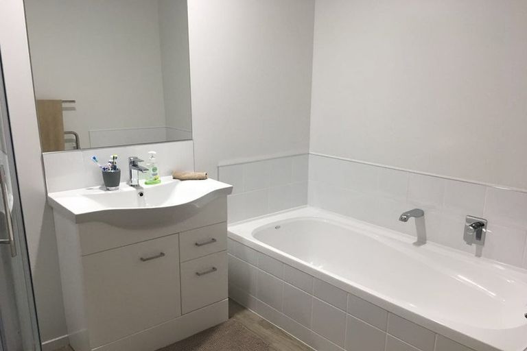 Photo of property in 1/2 Hilton Road, Saint Andrews, Hamilton, 3200