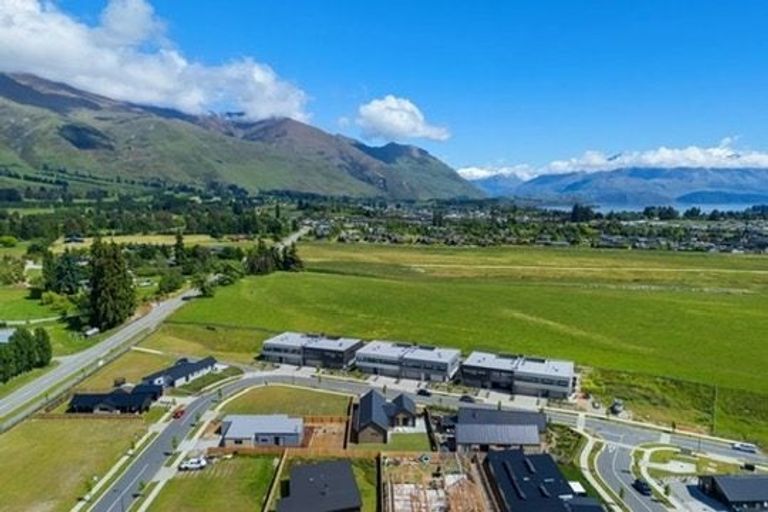 Photo of property in 14 Rubus Street, Wanaka, 9382