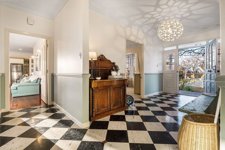 Photo of property in 120 Mellons Bay Road, Mellons Bay, Auckland, 2014