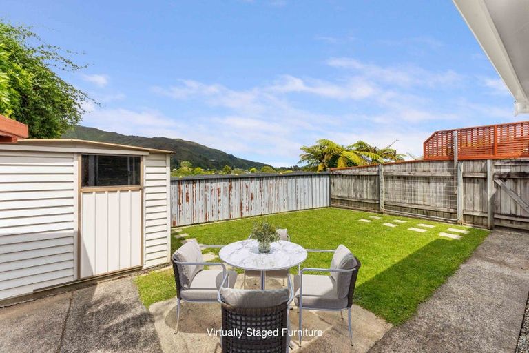 Photo of property in 4 Summit Road, Fairfield, Lower Hutt, 5011