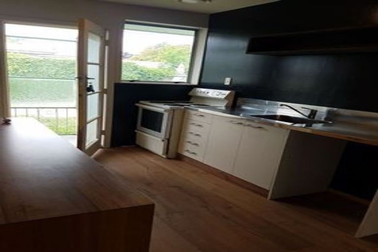 Photo of property in 2/22 Cadogan Street, Sydenham, Christchurch, 8023