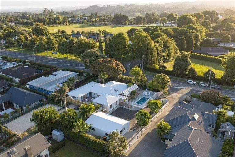 Photo of property in 106 Moffat Road, Bethlehem, Tauranga, 3110