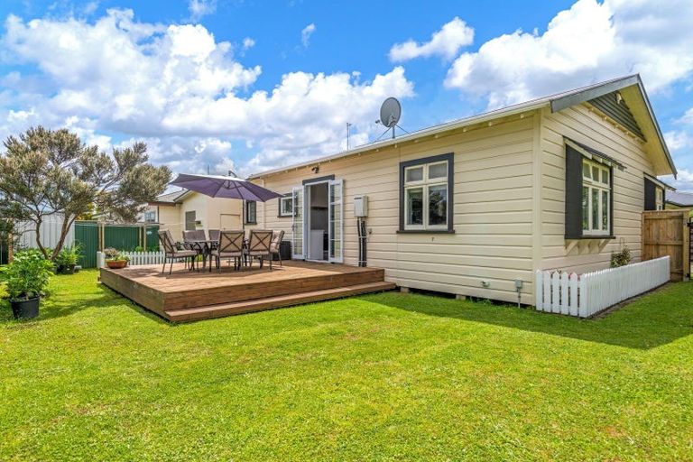 Photo of property in 23 Haydon Street, Roslyn, Palmerston North, 4414
