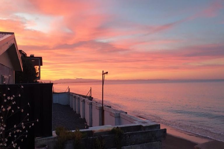 Photo of property in 23 Clifton Road, Haumoana, 4102