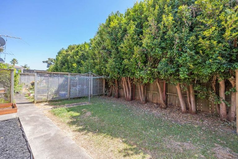 Photo of property in 2/15 Dominion Street, Takapuna, Auckland, 0622