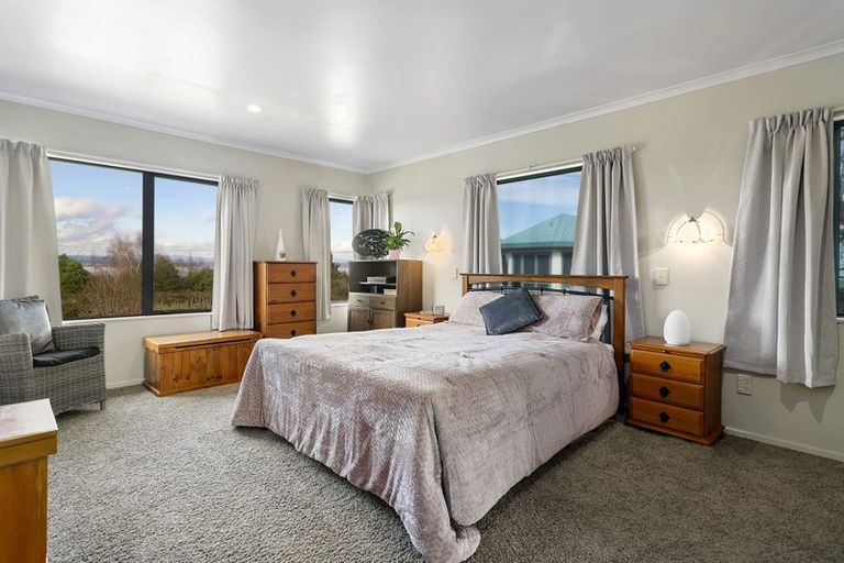 Photo of property in 38 Kinder Street, Acacia Bay, Taupo, 3330