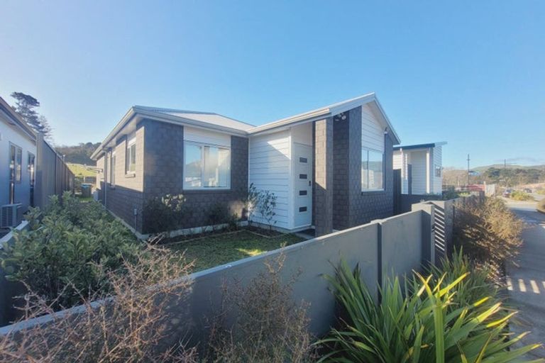 Photo of property in 26 Karearea Avenue, Kenepuru, Porirua, 5022