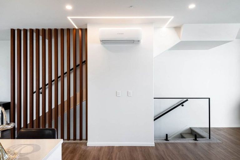 Photo of property in 18 Mina Way, Browns Bay, Auckland, 0630