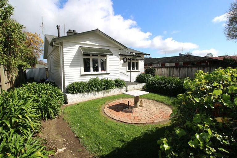 Photo of property in 22 Ranfurly Street, Hokowhitu, Palmerston North, 4410