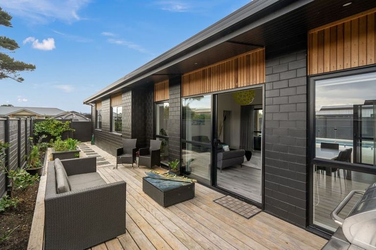Photo of property in 23 William Gilbert Drive, Mangawhai, 0505