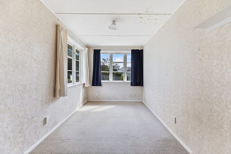 Photo of property in 52 Mungavin Avenue, Ranui, Porirua, 5024