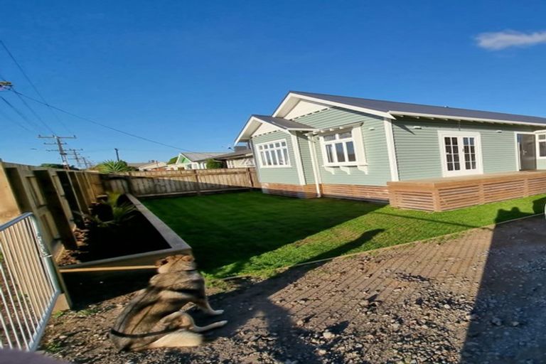 Photo of property in 55 Parris Street, Waitara, 4320