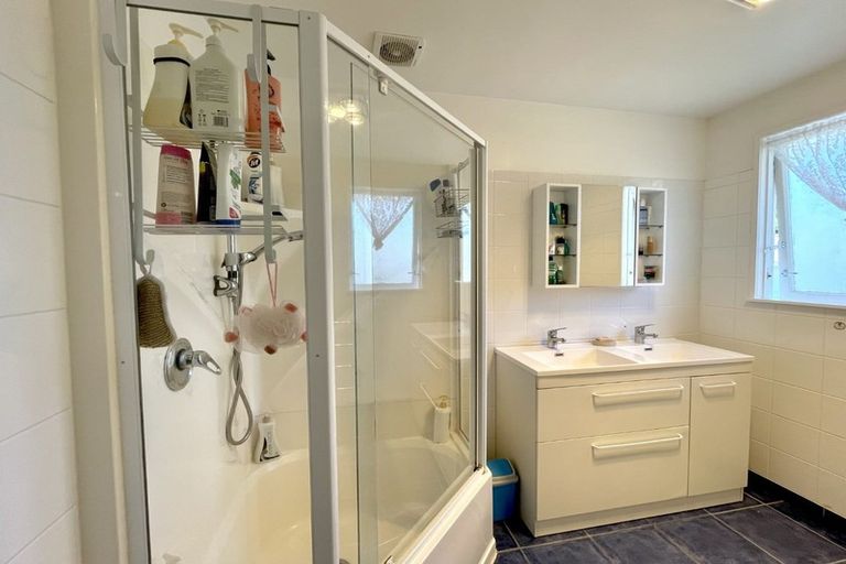 Photo of property in 192 Sievers Grove, Cannons Creek, Porirua, 5024