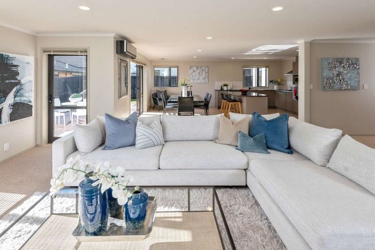 Photo of property in 2 Jack Place, Flat Bush, Auckland, 2019