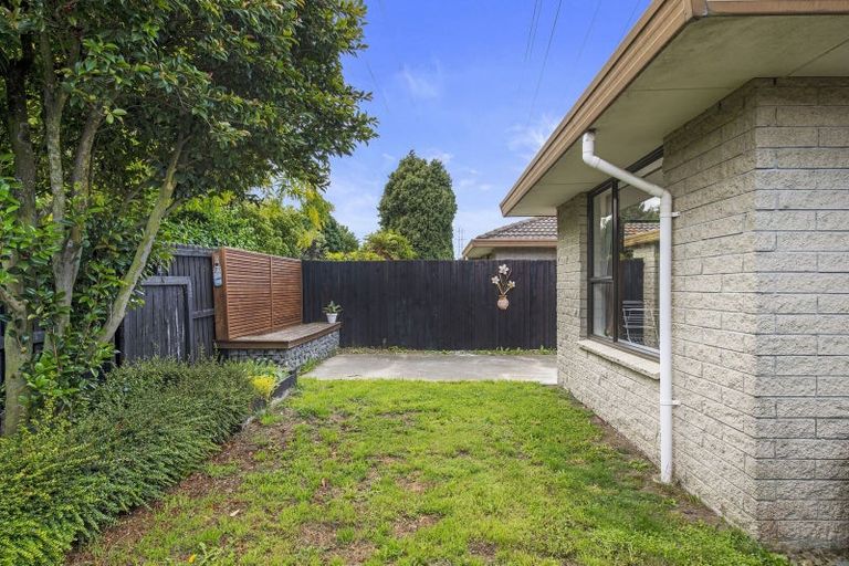 Photo of property in 2/99 Denise Crescent, Hornby, Christchurch, 8042