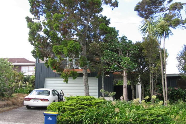 Photo of property in 1/67 Seaview Road, Castor Bay, Auckland, 0620