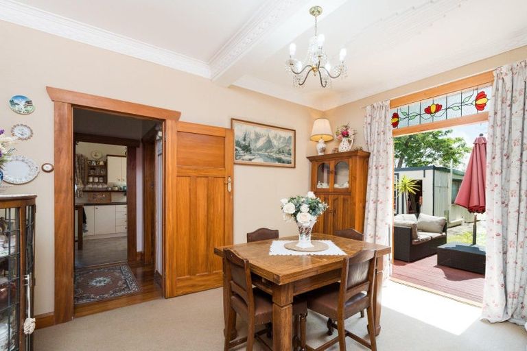 Photo of property in 61 Victoria Avenue, Palmerston North, 4410