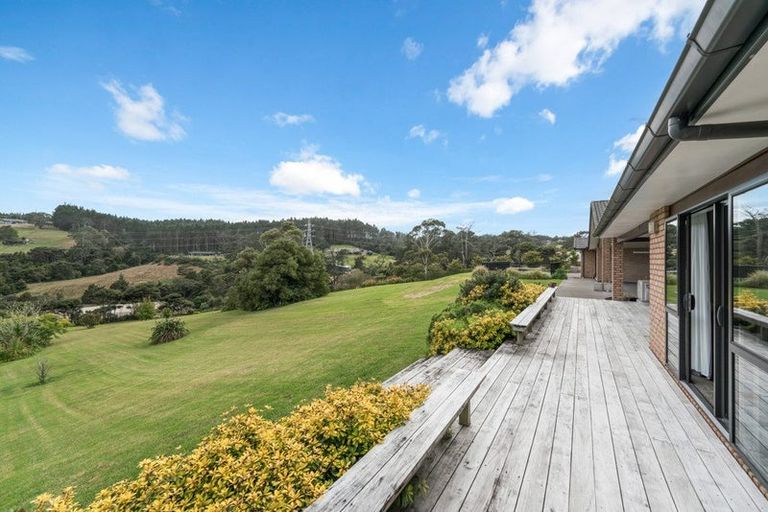 Photo of property in 165b Oraha Road, Kumeu, 0892