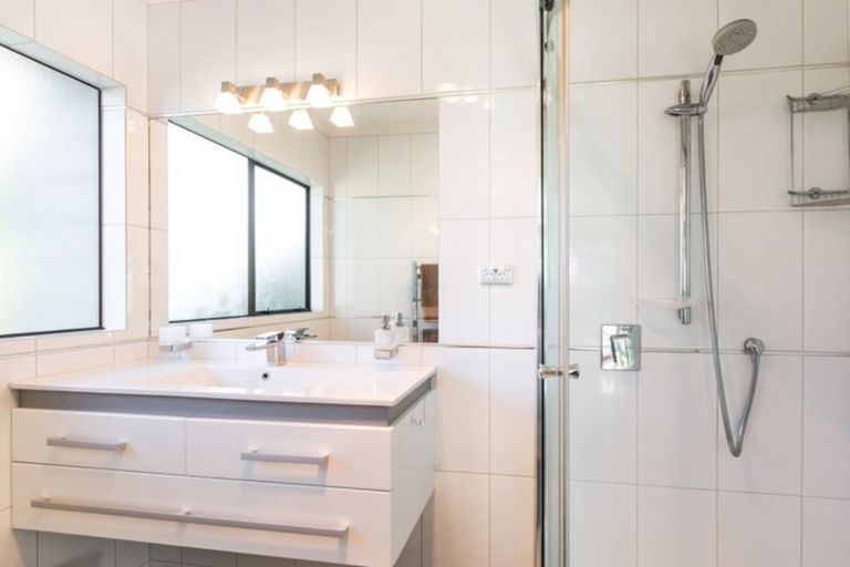 Photo of property in 32 Miller Road, Havelock North, 4130