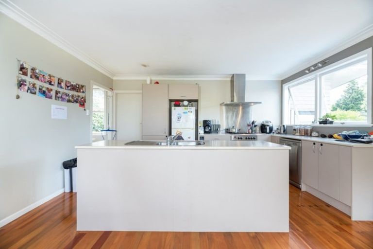 Photo of property in 30 Triangle Road, Massey, Auckland, 0614