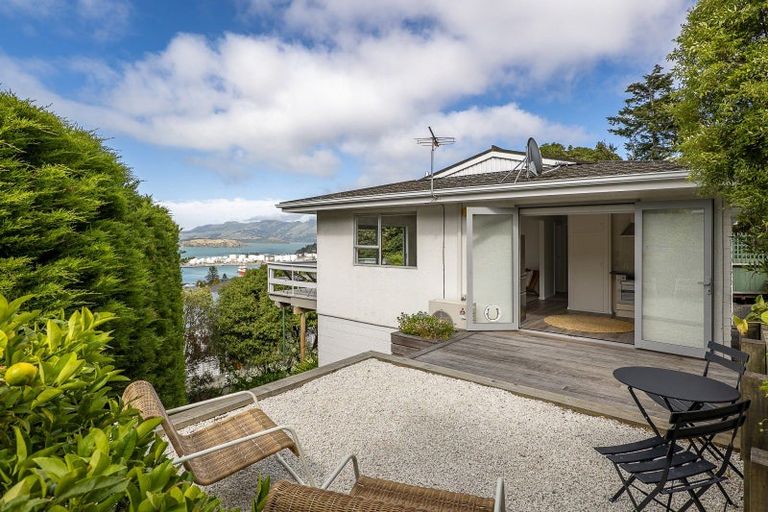 Photo of property in 2/94 Oxford Street, Lyttelton, 8082