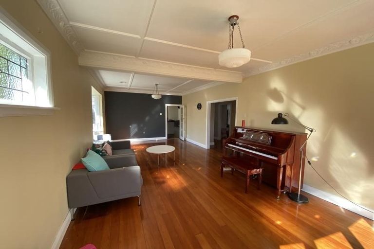 Photo of property in 6 Tringham Street, Karori, Wellington, 6012