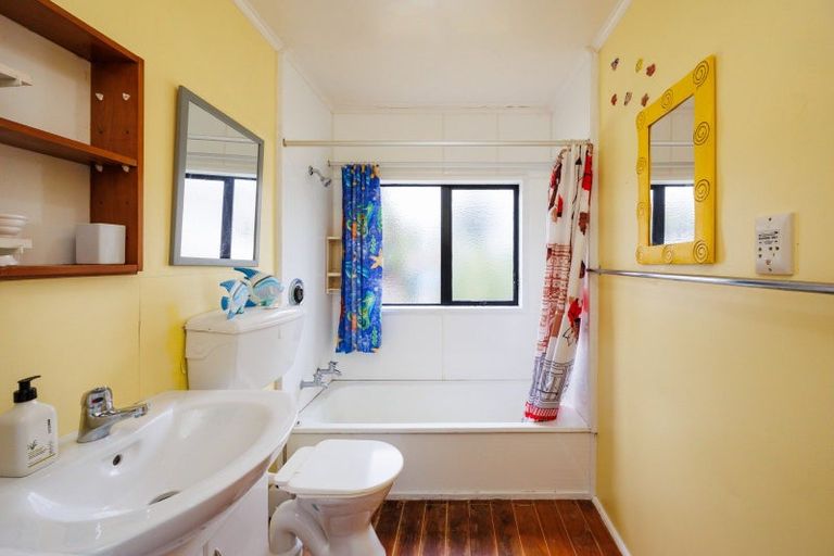 Photo of property in 31 Koputara Road, Himatangi Beach, Foxton, 4891