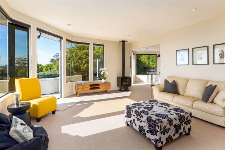 Photo of property in 9a Janice Place, Mount Pleasant, Christchurch, 8081