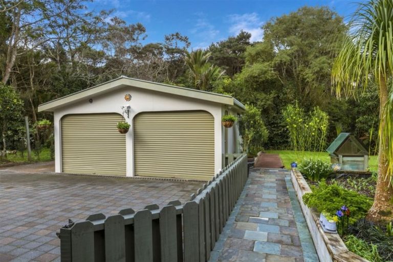 Photo of property in 17 Opanuku Road, Henderson Valley, Auckland, 0612