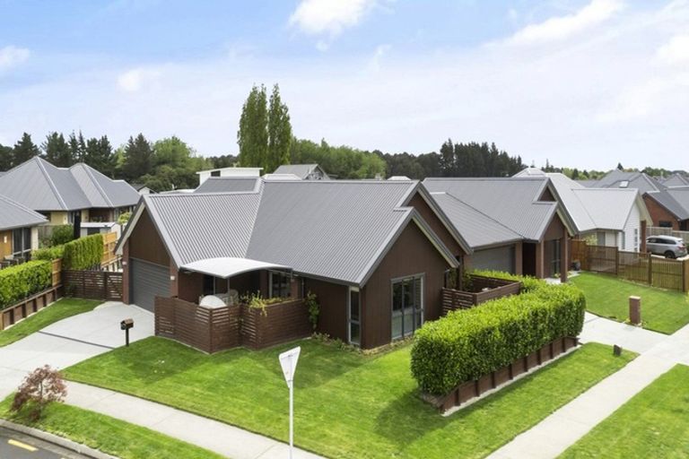 Photo of property in 19 Clifford Close, Leamington, Cambridge, 3432