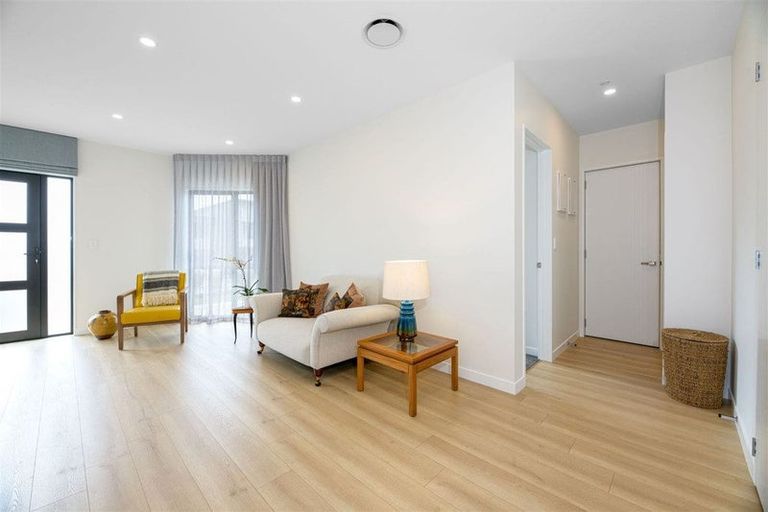 Photo of property in 12 Moki Place, Long Bay, Auckland, 0630