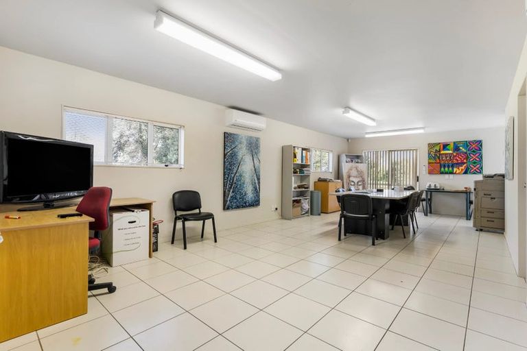 Photo of property in 572 Great South Road, Rosehill, Papakura, 2113
