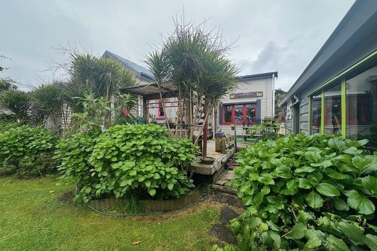 Photo of property in 5 Whitaker Street, Waitara, 4320