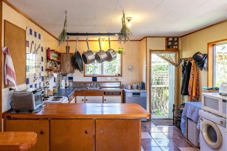 Photo of property in 18 Manuka Road, Oneroa, Waiheke Island, 1081