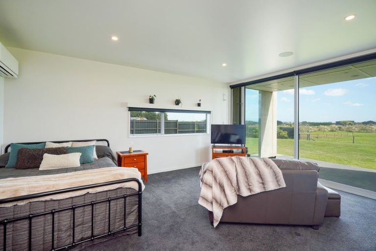 Photo of property in 89 Sunrise Drive, Seaward Bush, Invercargill, 9812