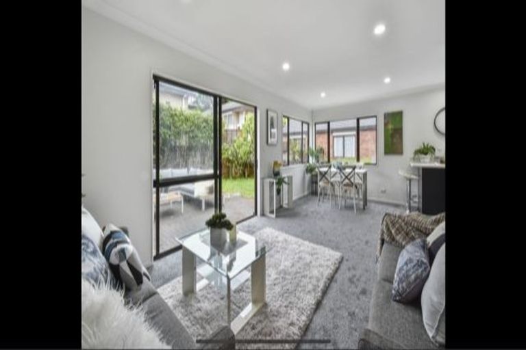 Photo of property in 2/10 Ridge Road, Howick, Auckland, 2014