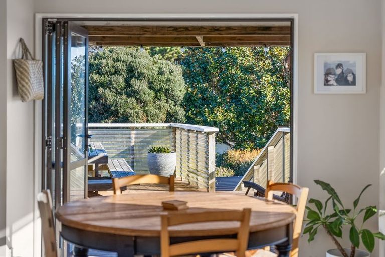 Photo of property in 279 Peka Peka Road, Peka Peka, Waikanae, 5391