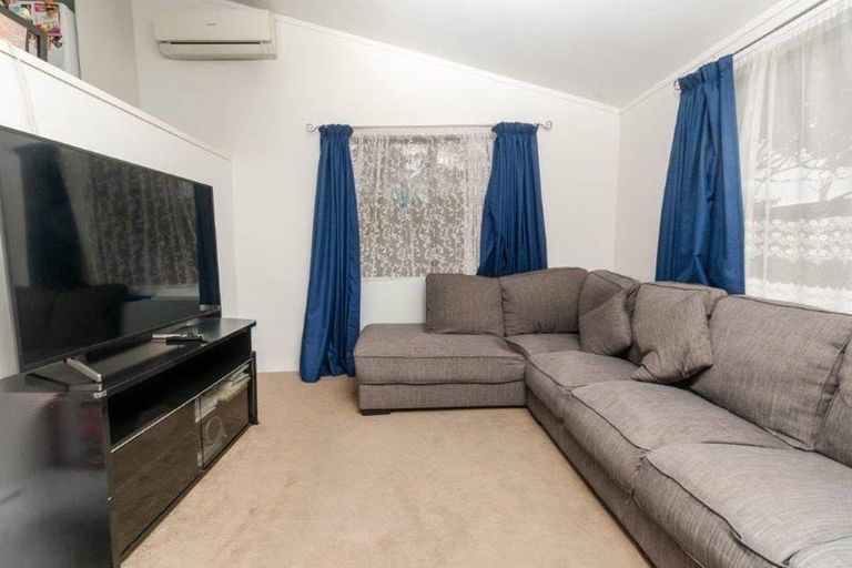 Photo of property in 2/157 Spinella Drive, Bayview, Auckland, 0629