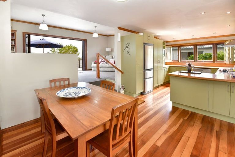 Photo of property in 64a Tiri Road, Manly, Whangaparaoa, 0930