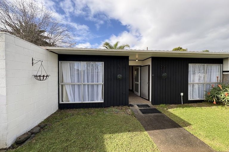 Photo of property in 3/109a Te Atatu Road, Te Atatu South, Auckland, 0610