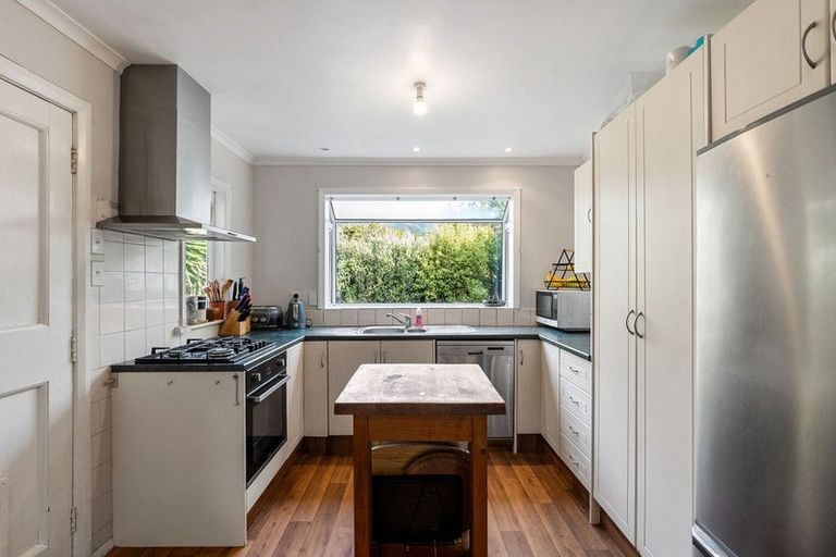 Photo of property in 14 Kowhai Street, Tawa, Wellington, 5028