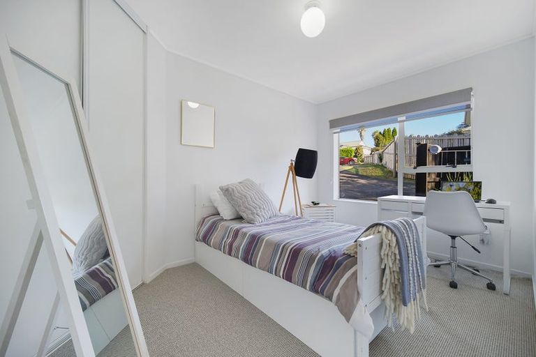 Photo of property in 21 Ian Sage Avenue, Torbay, Auckland, 0630