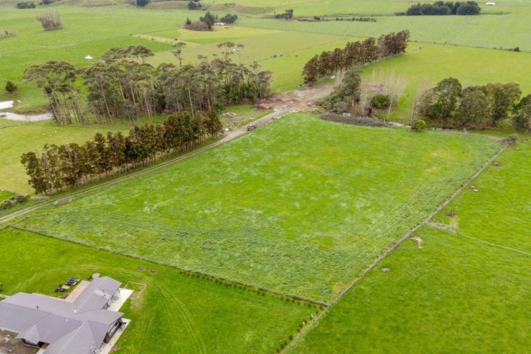 Photo of property in 104 Kukutauaki Road, Koputaroa, Shannon, 5575