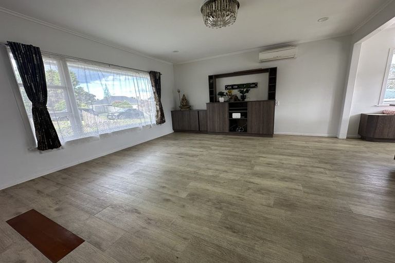 Photo of property in 19 Camelot Place, Glenfield, Auckland, 0629