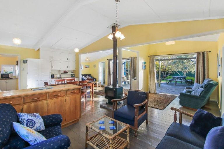 Photo of property in 2 Hennessy Street East, Foxton Beach, Foxton, 4815