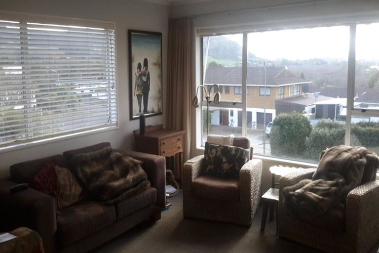 Photo of property in 3a Leo Place, Kawaha Point, Rotorua, 3010