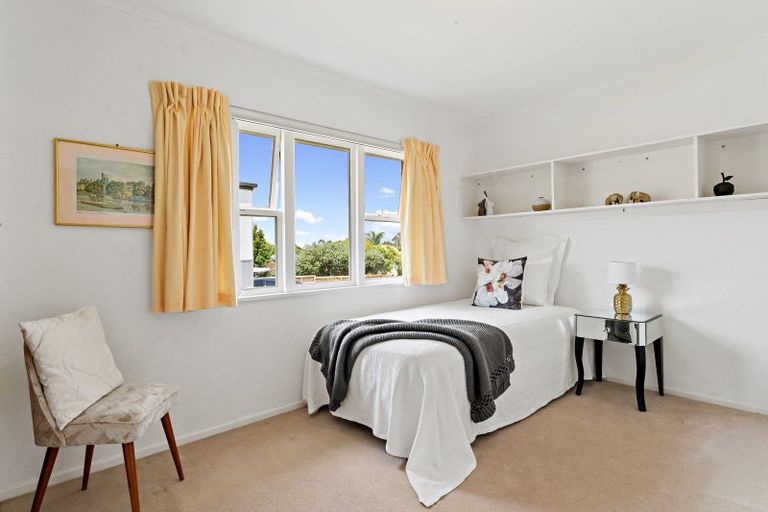 Photo of property in 8 Sorrel Crescent, Bucklands Beach, Auckland, 2012
