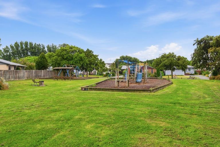 Photo of property in 17 Wolsey Place, Hillmorton, Christchurch, 8025